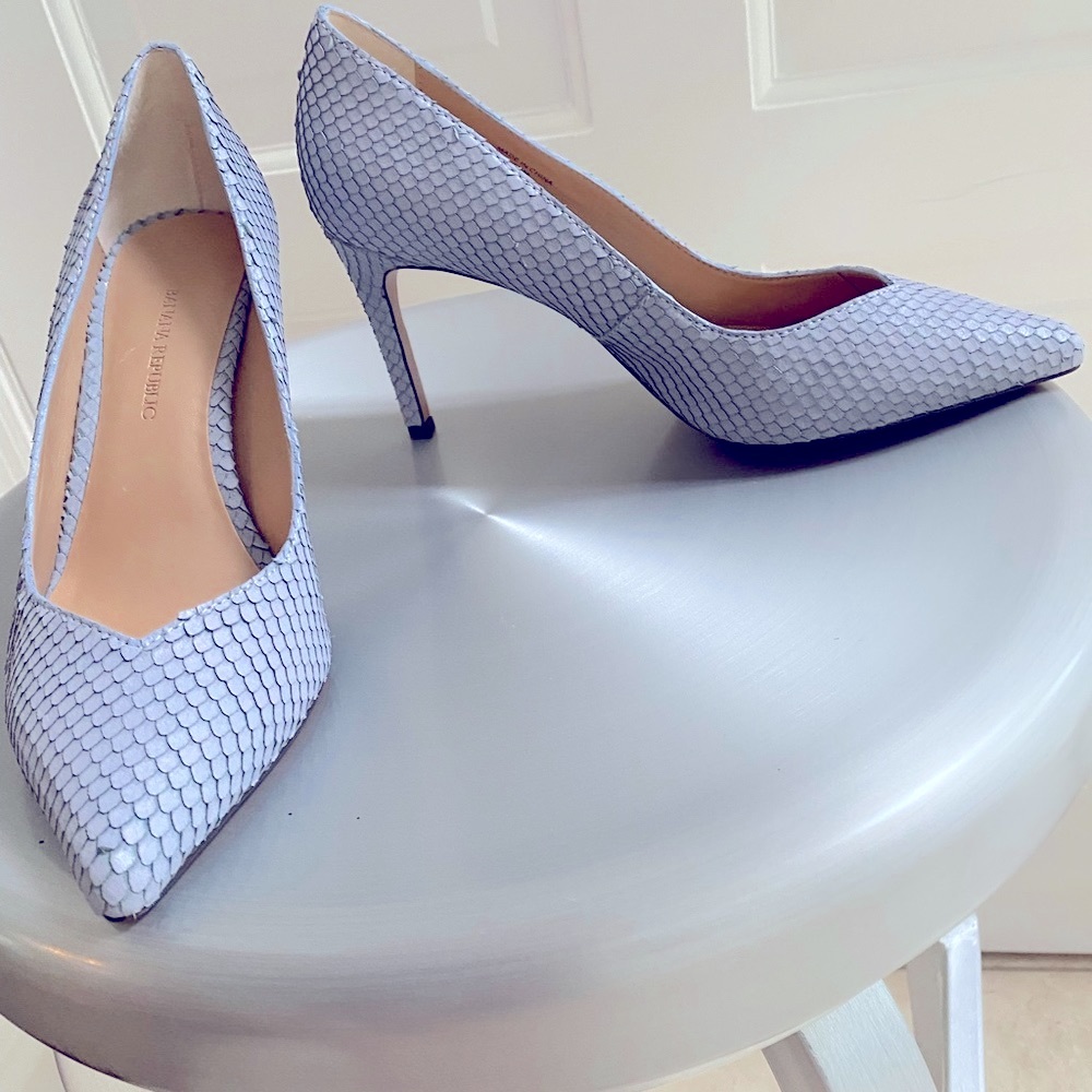 Banana Republic pumps light blue size 6 1/2 NWOT